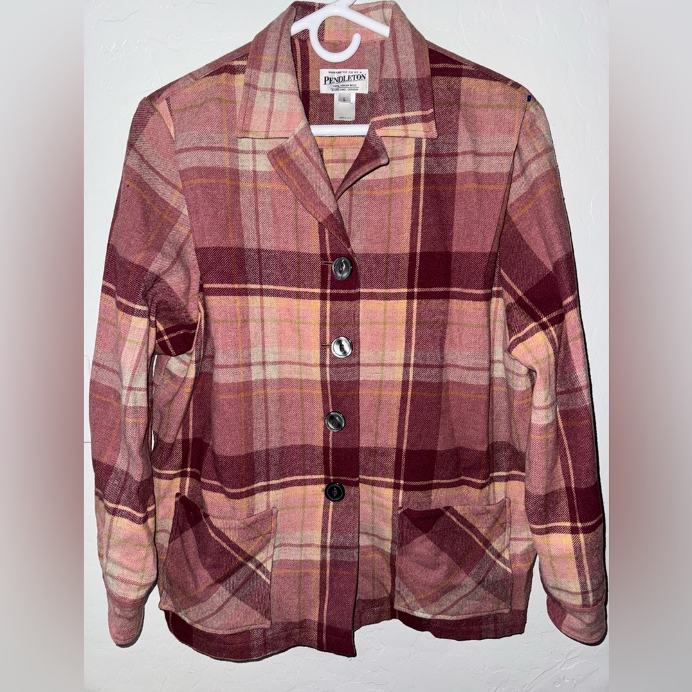 PENDLETON - WOMEN'S LARGE
-MULTICOLOR BUTTON UP 100% VIRGIN
WOOL SHIRT JACKET